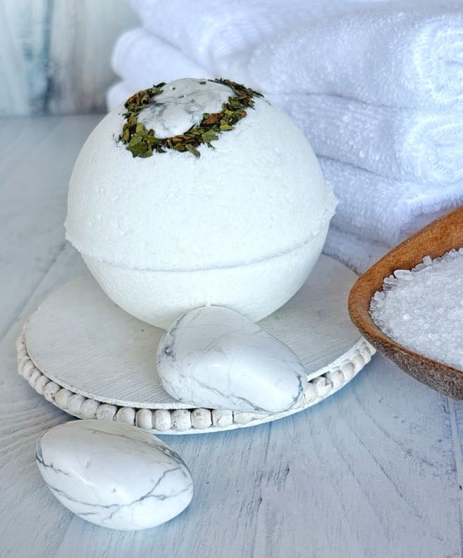 Howlite & Peppermint Bath Bomb